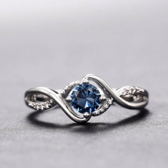 Modern Design Women's Wedding Ring - Charming Blue Cubic Zirconia High-Quality - Picture 4 of 5